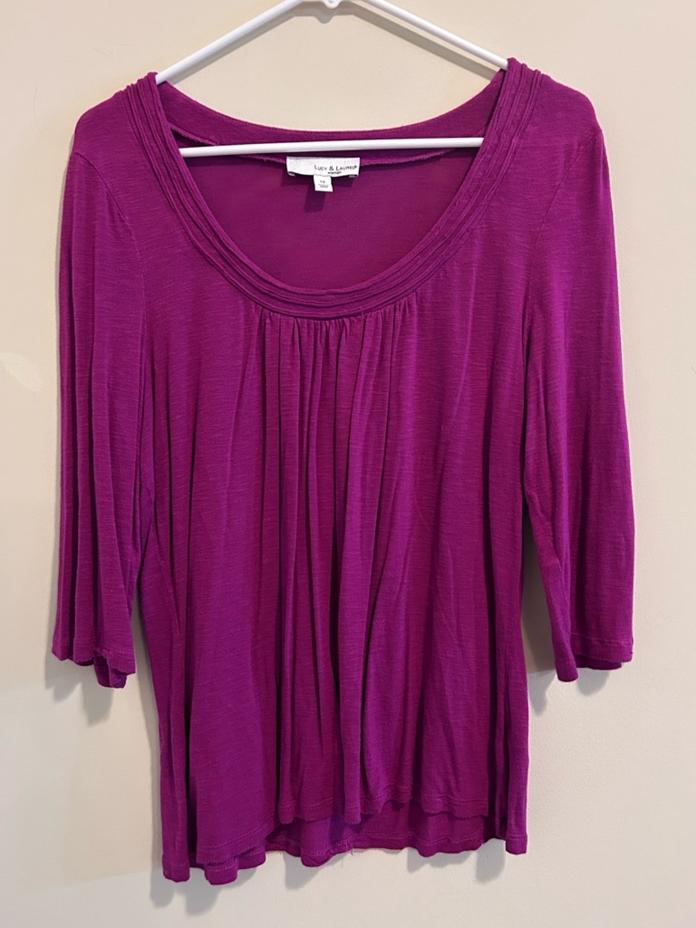 Lucy & Laurel‎ Women's Fuchsia Scoop Neck Top